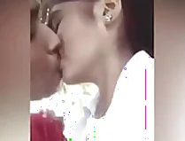 تقبيل-في الخارج