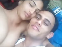 Desi Ladki Enjoys the Pleasure of Outdoor Sex